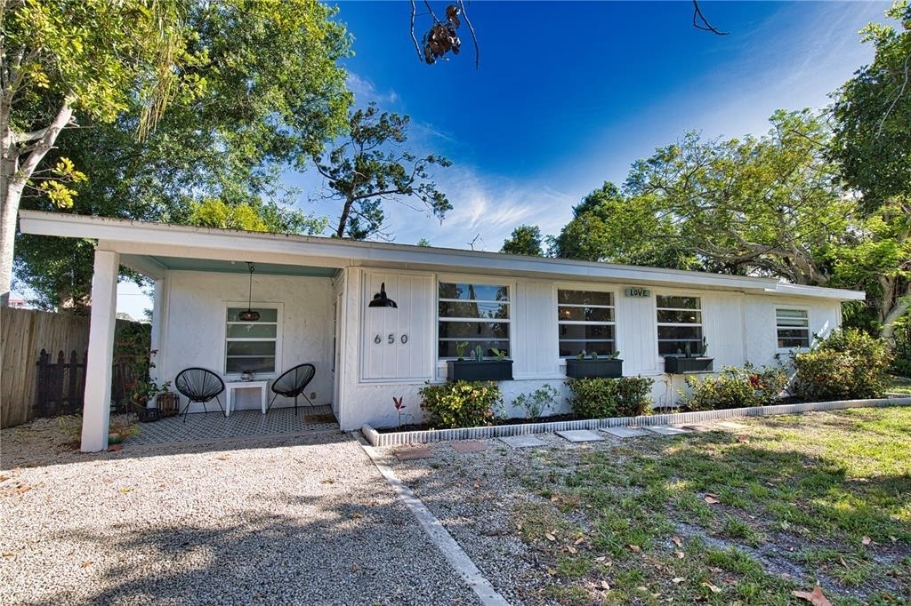 650 Edwards Street - Photo 1