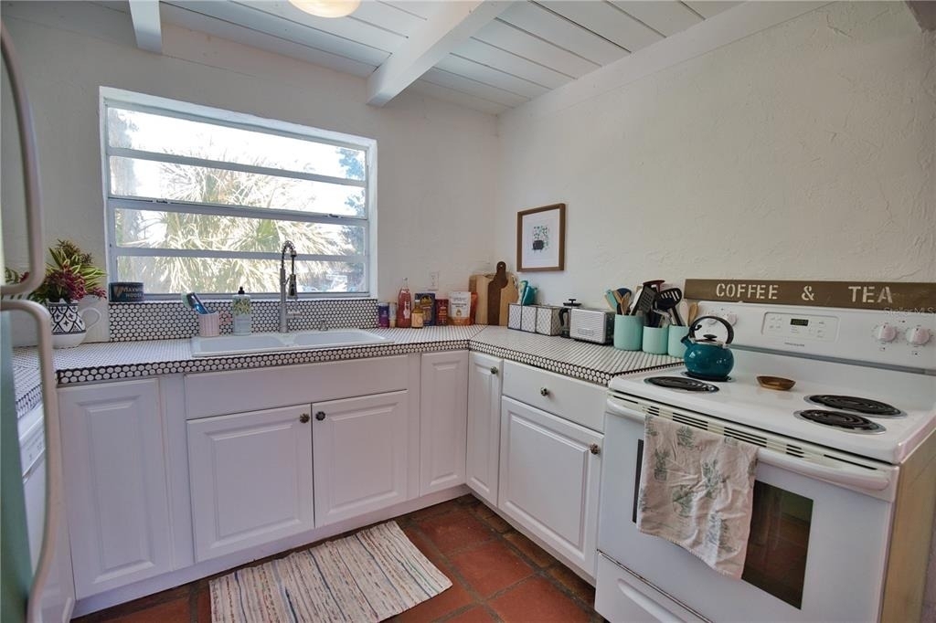 650 Edwards Street - Photo 12