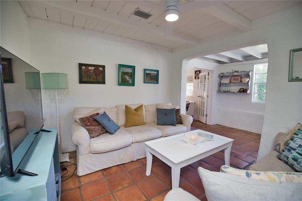 650 Edwards Street - Photo 15