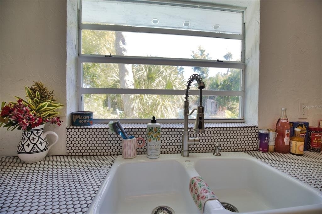 650 Edwards Street - Photo 13