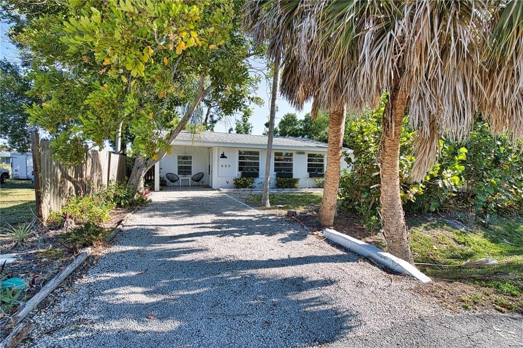 650 Edwards Street - Photo 0