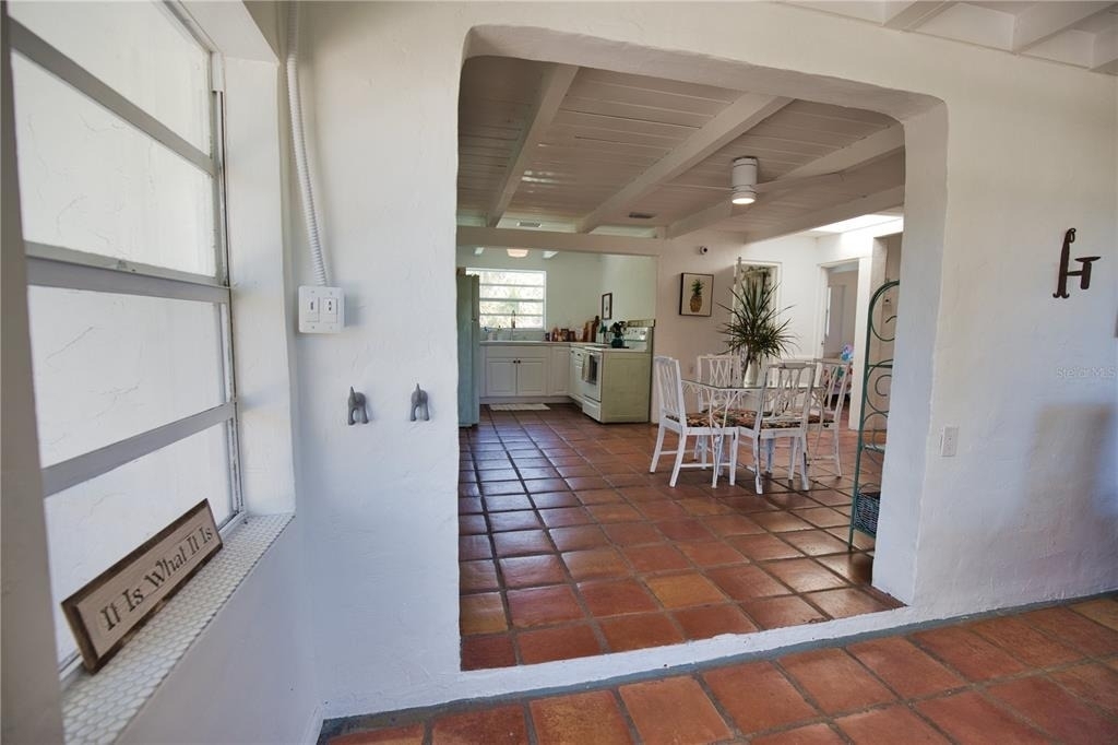 650 Edwards Street - Photo 5