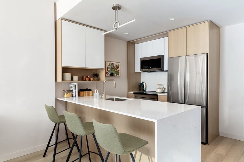 East 39th Street - Photo 3