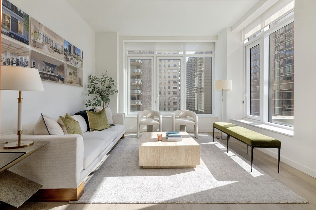 East 39th Street - Photo 2