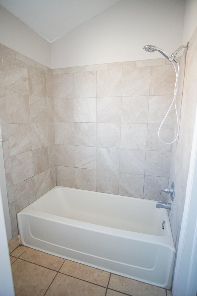 10202 Niagara Falls Place - Photo 14