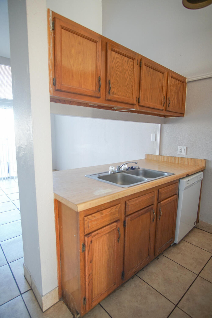 10202 Niagara Falls Place - Photo 7