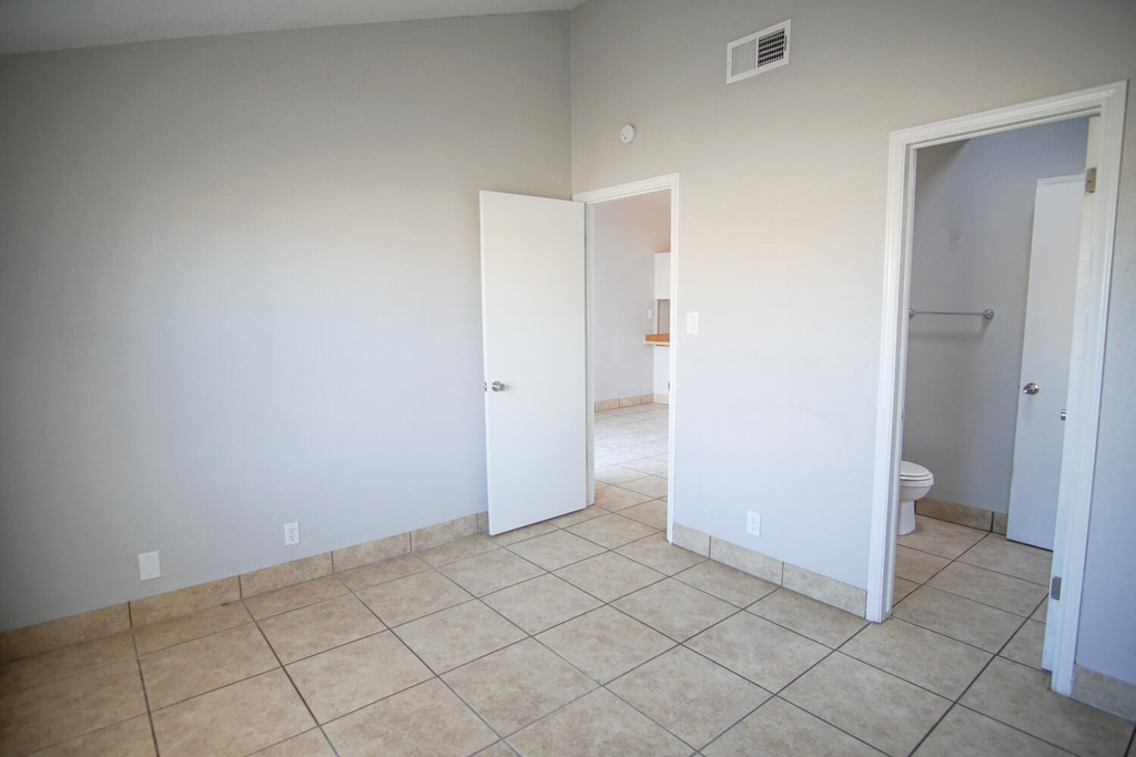 10202 Niagara Falls Place - Photo 16