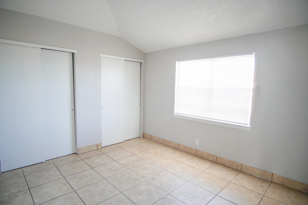 10202 Niagara Falls Place - Photo 15