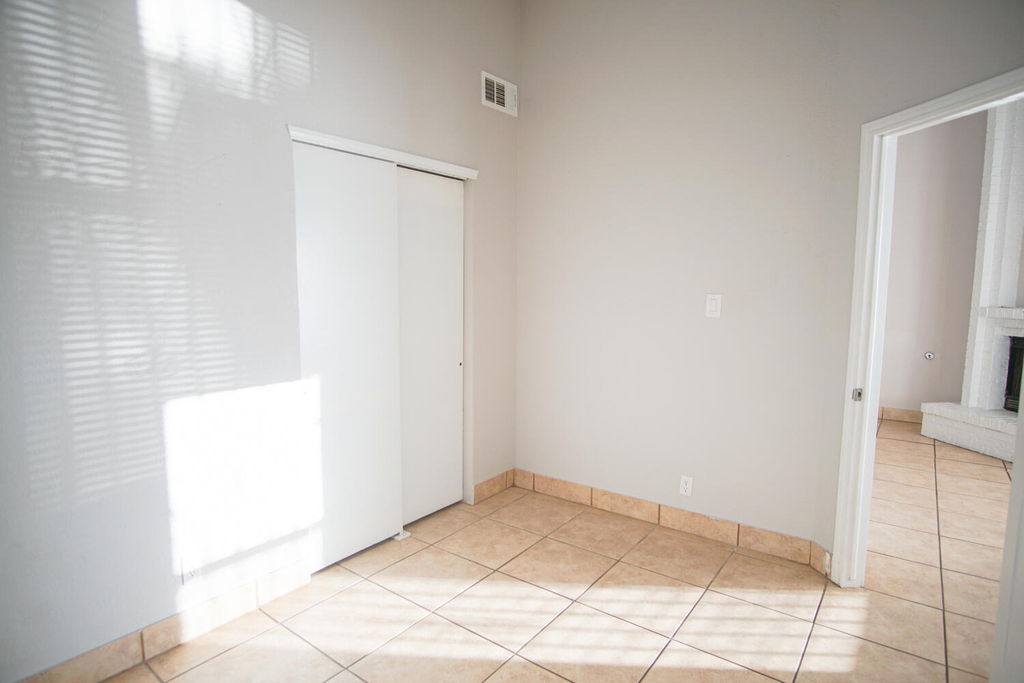 10202 Niagara Falls Place - Photo 4