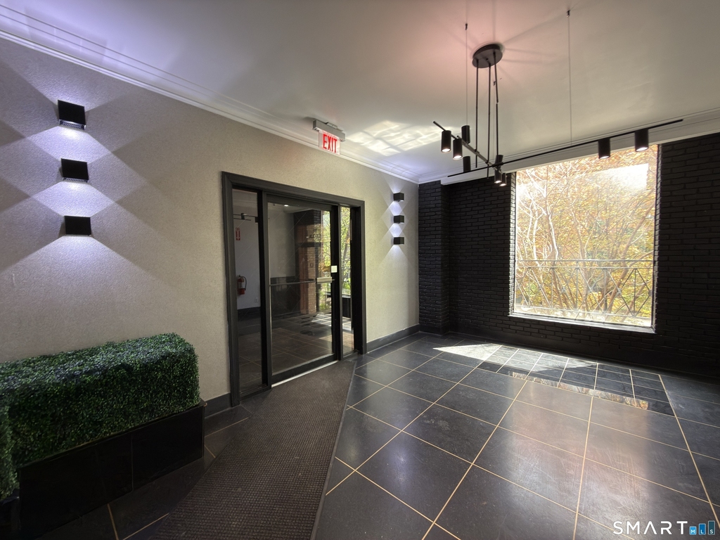 28 Strawberry Hill Avenue - Photo 0