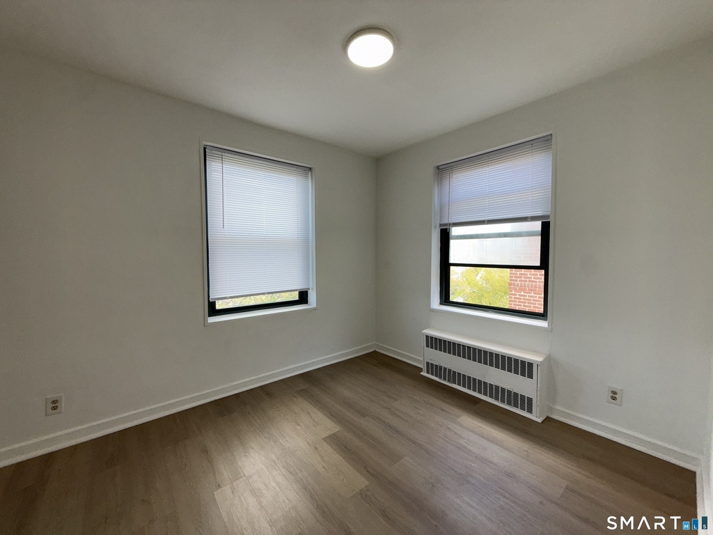 28 Strawberry Hill Avenue - Photo 12
