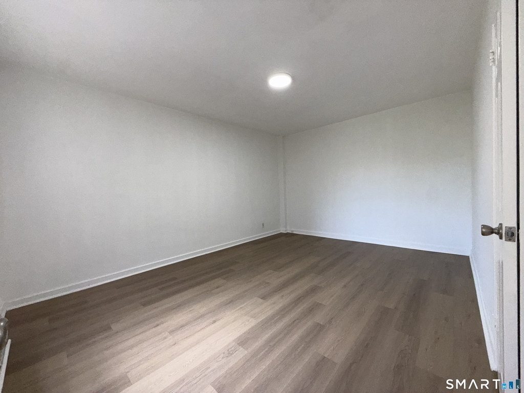 28 Strawberry Hill Avenue - Photo 10