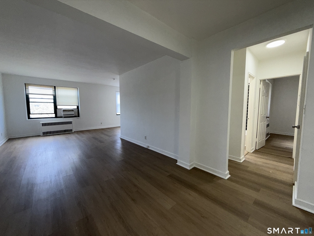 28 Strawberry Hill Avenue - Photo 7