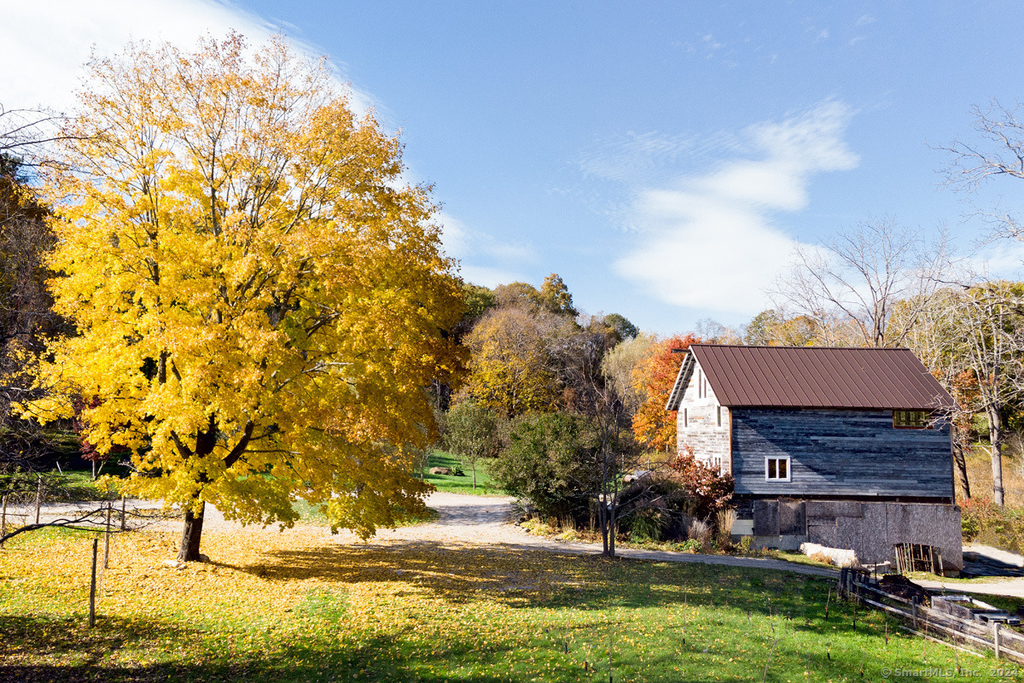 275 Interlaken Road - Photo 3