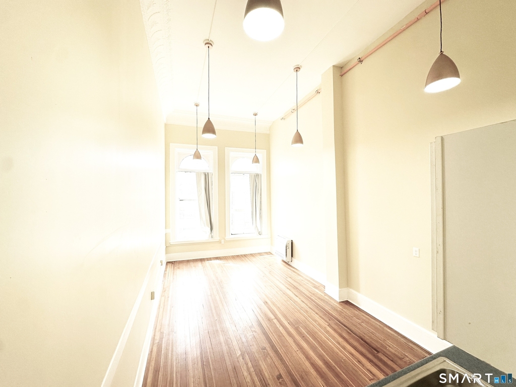 105 Bank Street - Photo 5