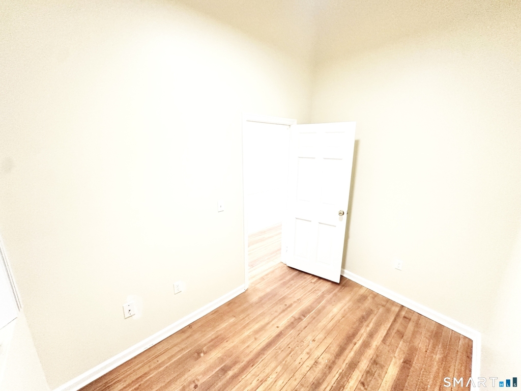105 Bank Street - Photo 6