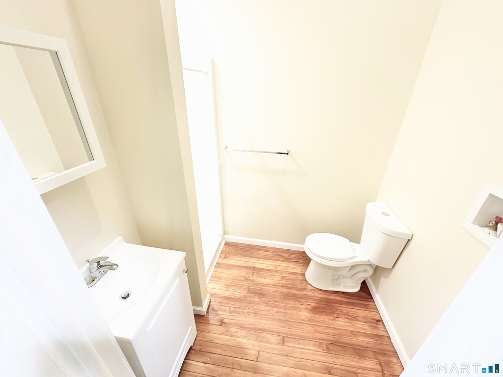 105 Bank Street - Photo 4