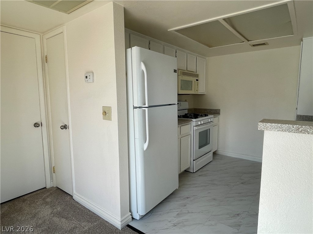 8070 W Russell Road - Photo 11