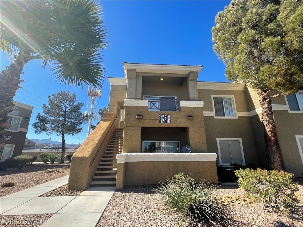 8070 W Russell Road - Photo 0