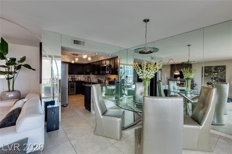 205 E Harmon Avenue - Photo 1