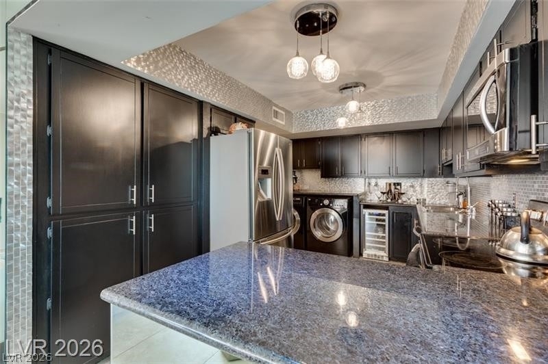 205 E Harmon Avenue - Photo 2