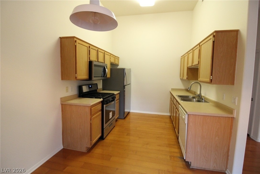 700 Carnegie Street - Photo 2