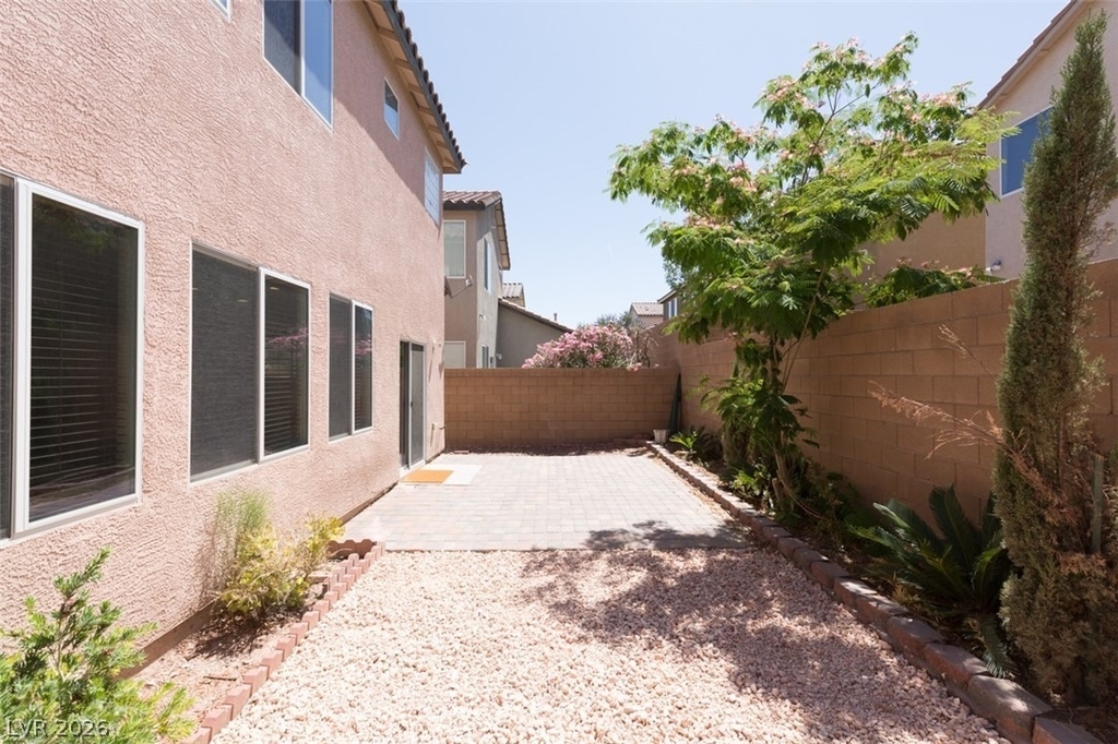 3305 Umbria Gardens Avenue - Photo 30