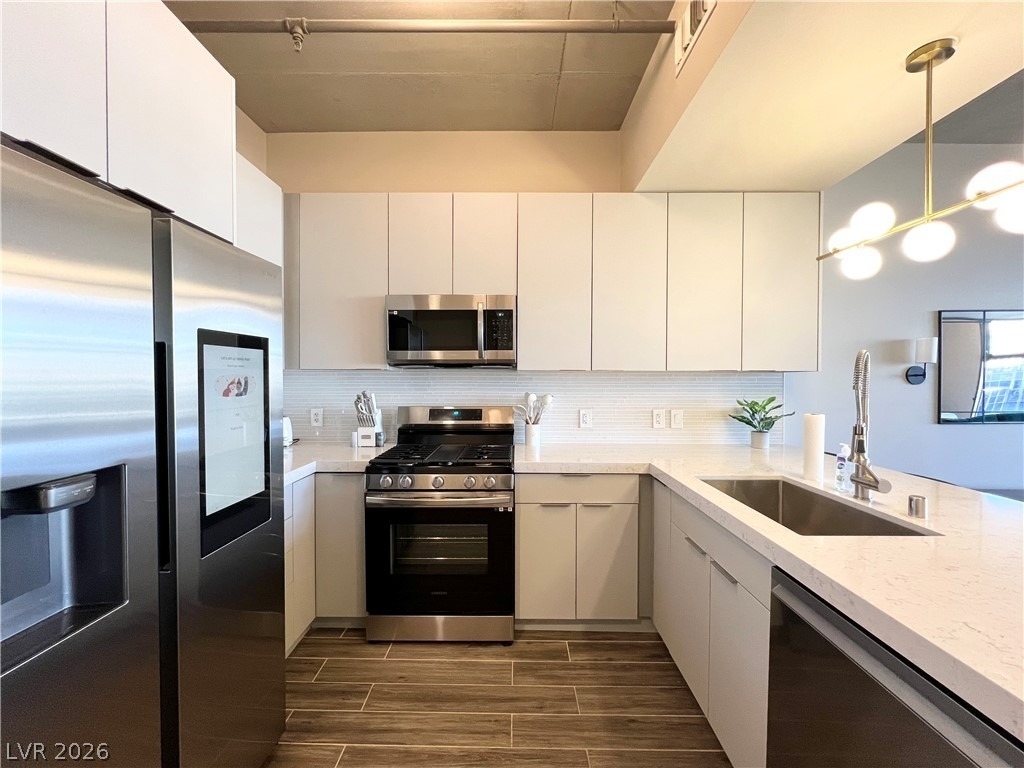 353 E Bonneville Avenue - Photo 3