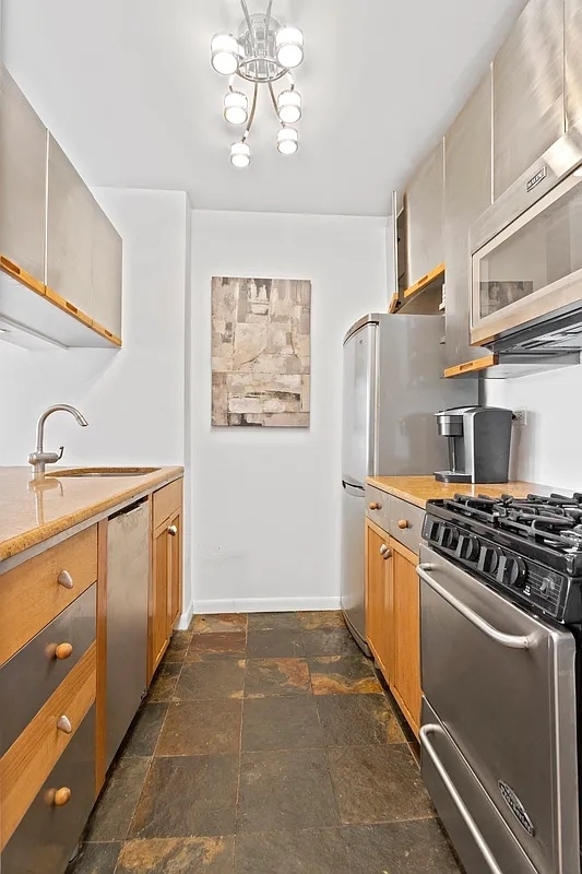 West 43rd Street - Photo 3
