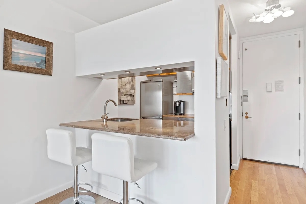 West 43rd Street - Photo 2