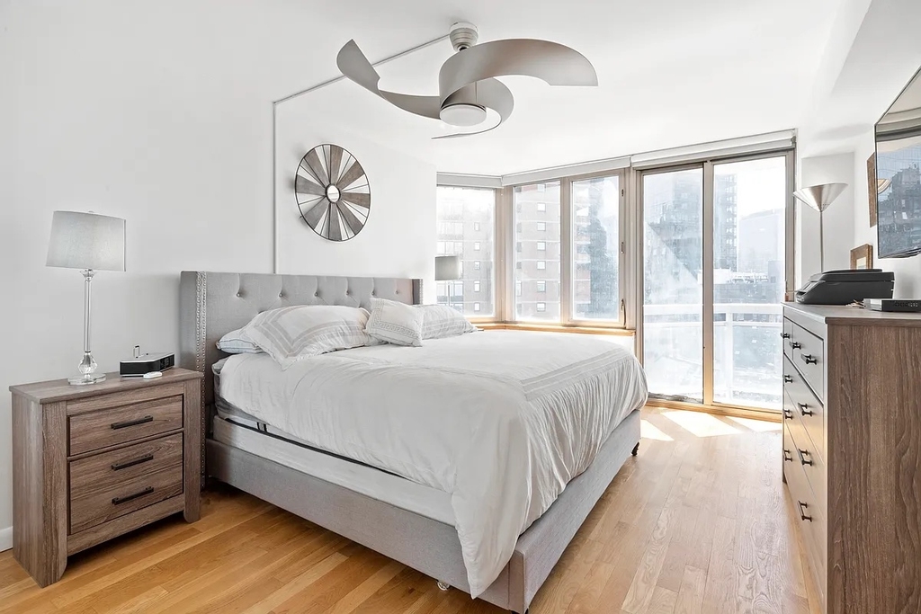 West 43rd Street - Photo 1