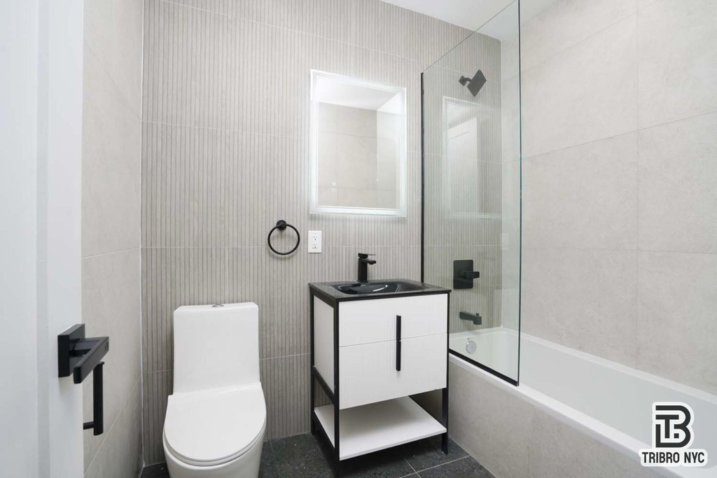 141 Meserole Street 2A - Photo 4