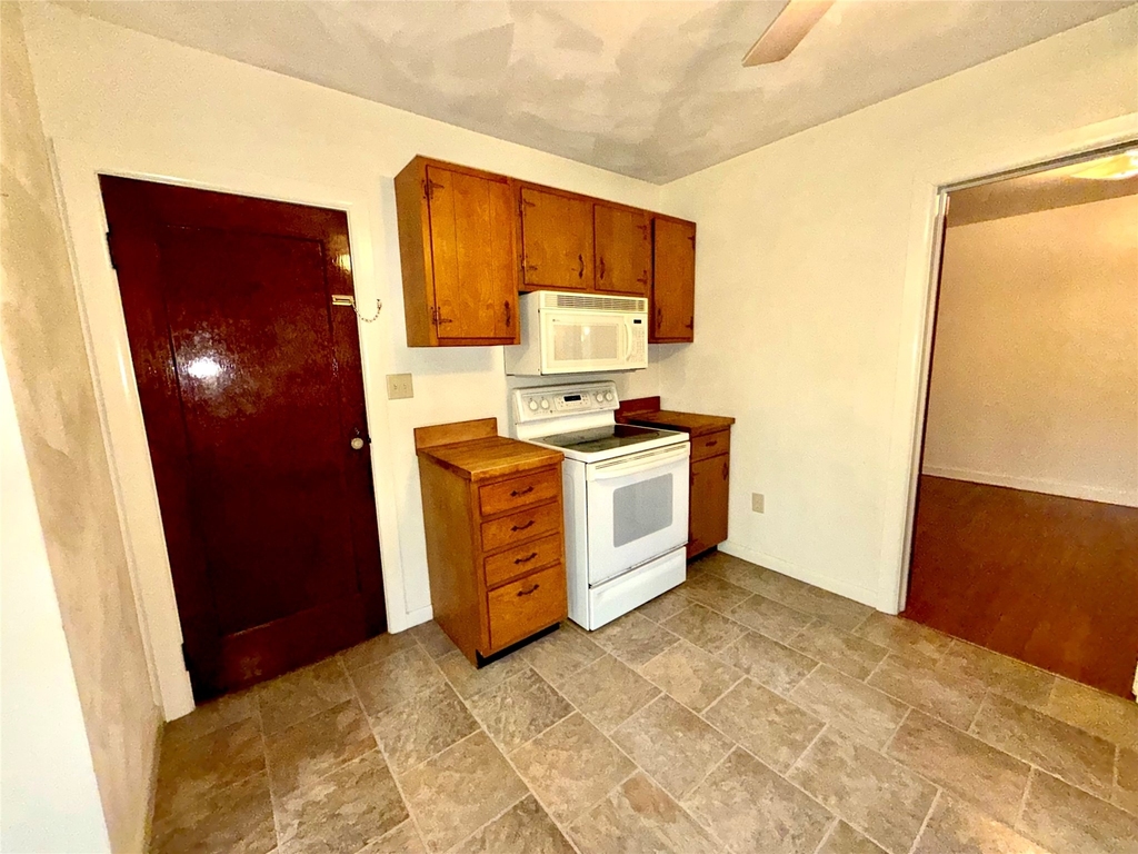 99 Castle Creek Road - Photo 10