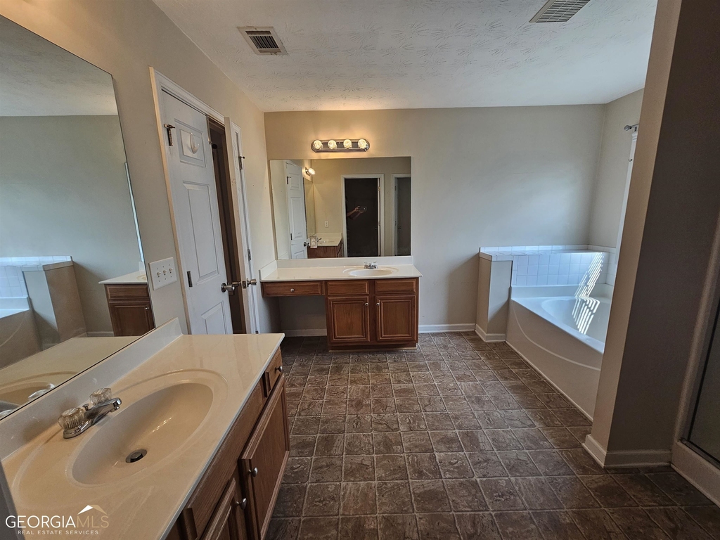 45 Manchester Lane - Photo 10