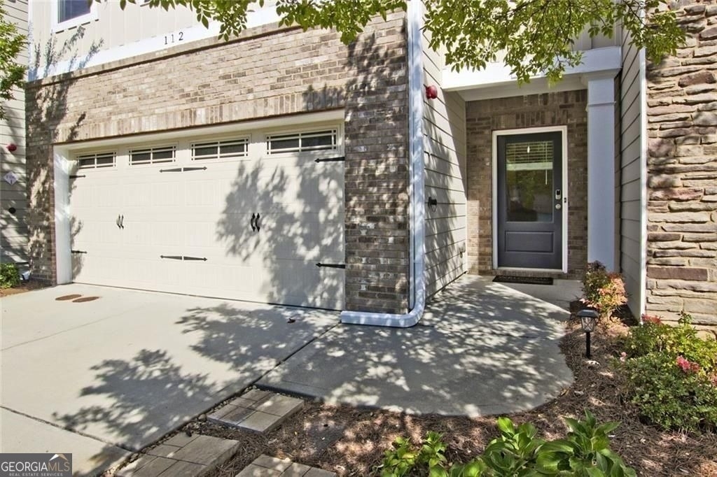 112 Davina Drive - Photo 2