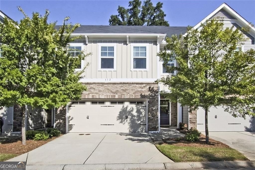 112 Davina Drive - Photo 0
