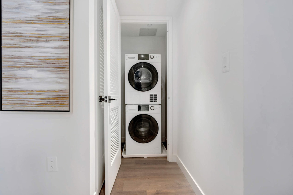 350 West 45th Street - Photo 1