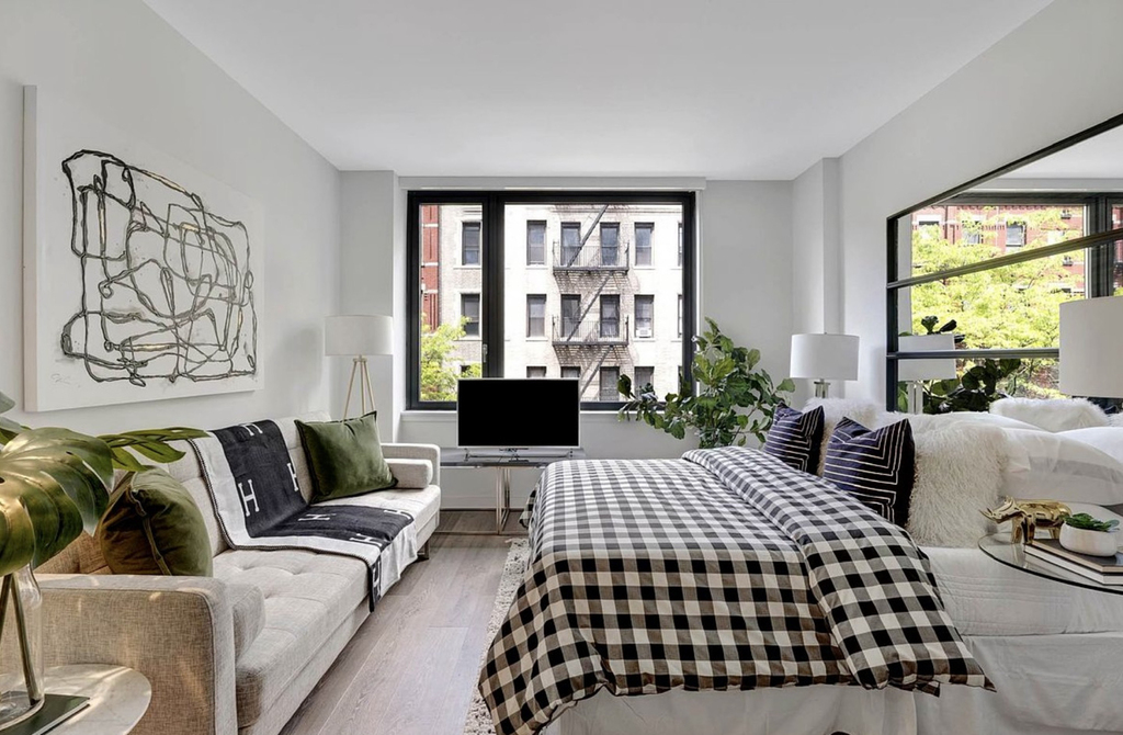350 West 45th Street - Photo 0
