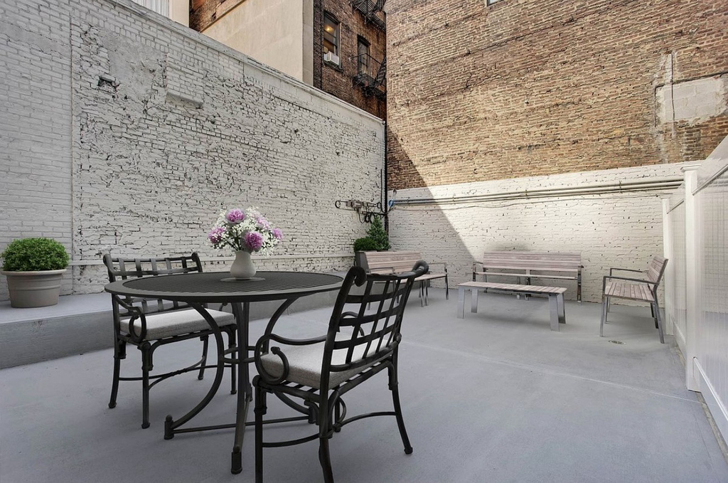 350 West 45th Street - Photo 4