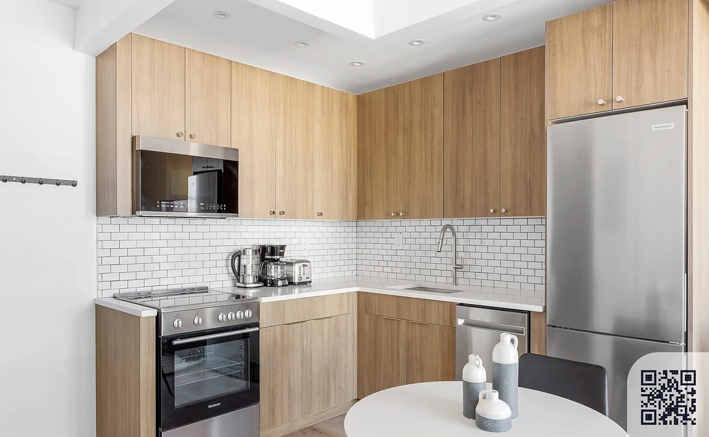 251 Front Street - Photo 5