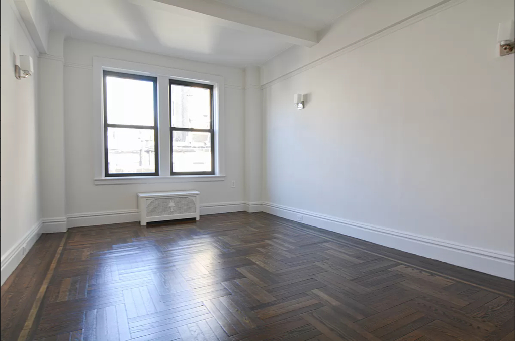 Central Park West - Photo 11