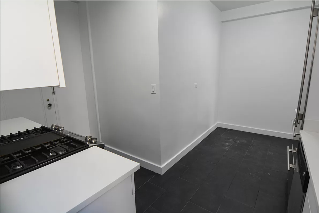 Central Park West - Photo 13