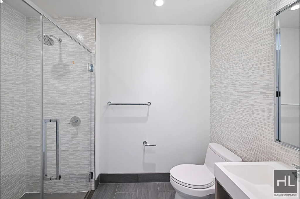 10th Avenue - Photo 2