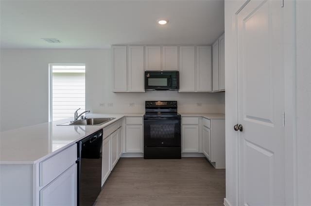 538 Montclair Avenue - Photo 3