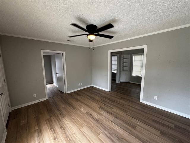 1717 Hemphill Drive - Photo 2