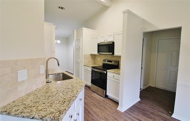 1103 Hemlock Court - Photo 6