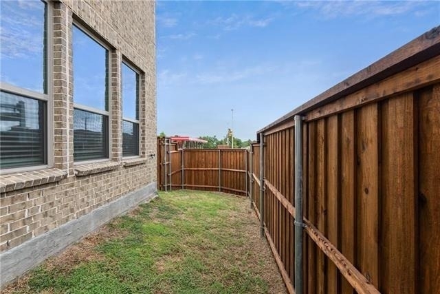 2900 Galveston Street - Photo 1