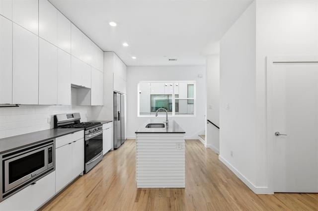 427 W 10th Street - Photo 16