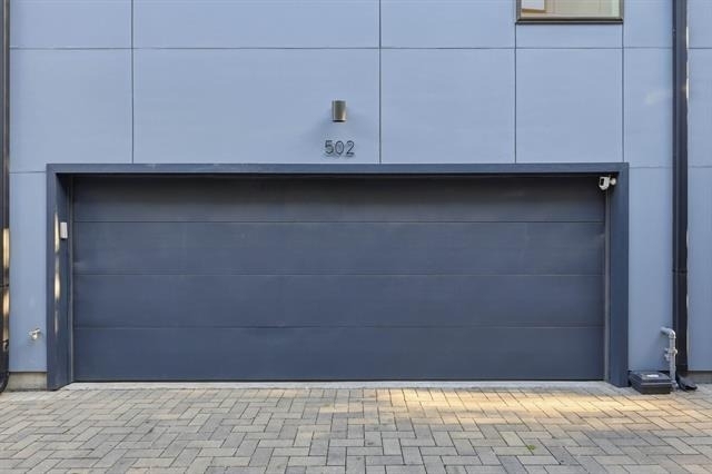 427 W 10th Street - Photo 33