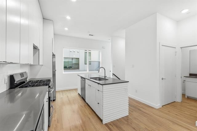 427 W 10th Street - Photo 17